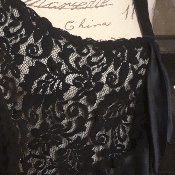 Vintage Victoria's Secret nightgown - Picture 5 of 10